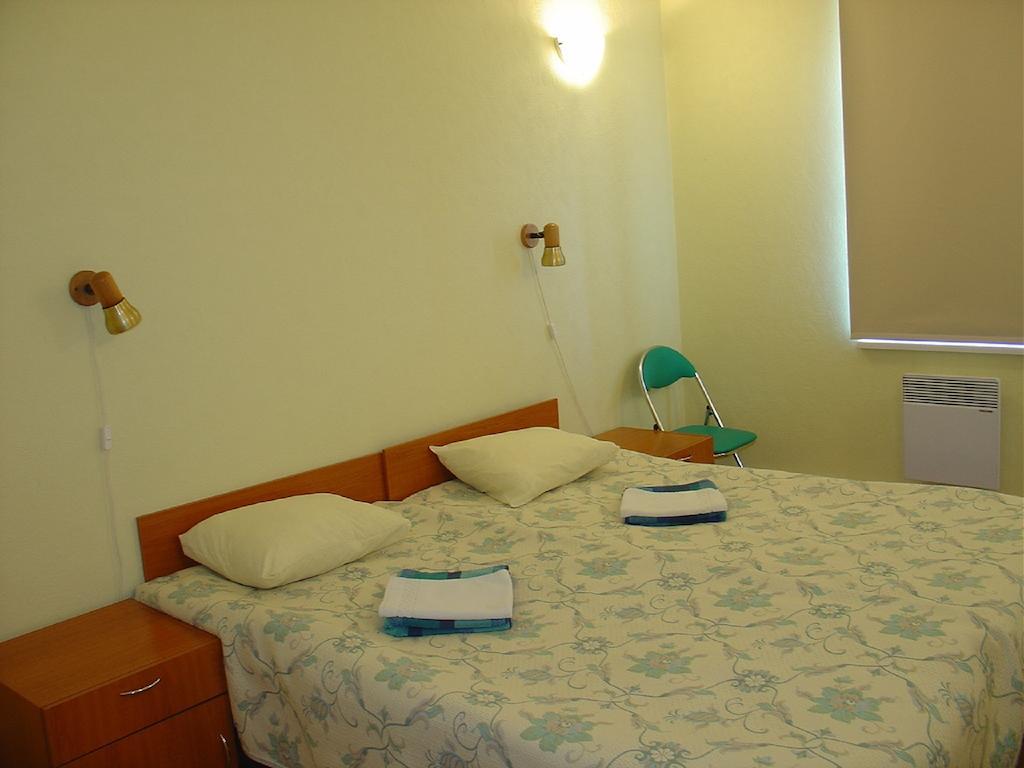 Kuressaare Airport Guest House Habitación foto