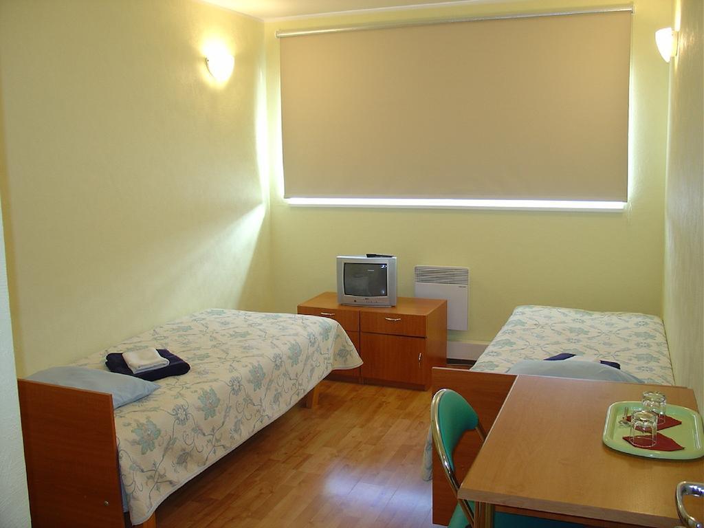 Kuressaare Airport Guest House Habitación foto